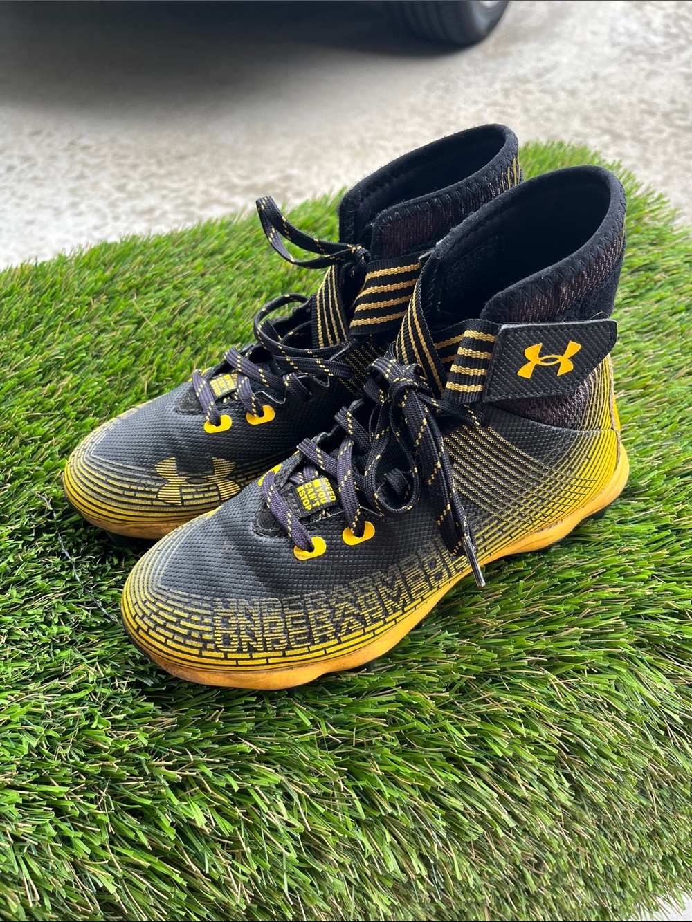 Under Armour Boys' Black and Yellow High-Top Cleats